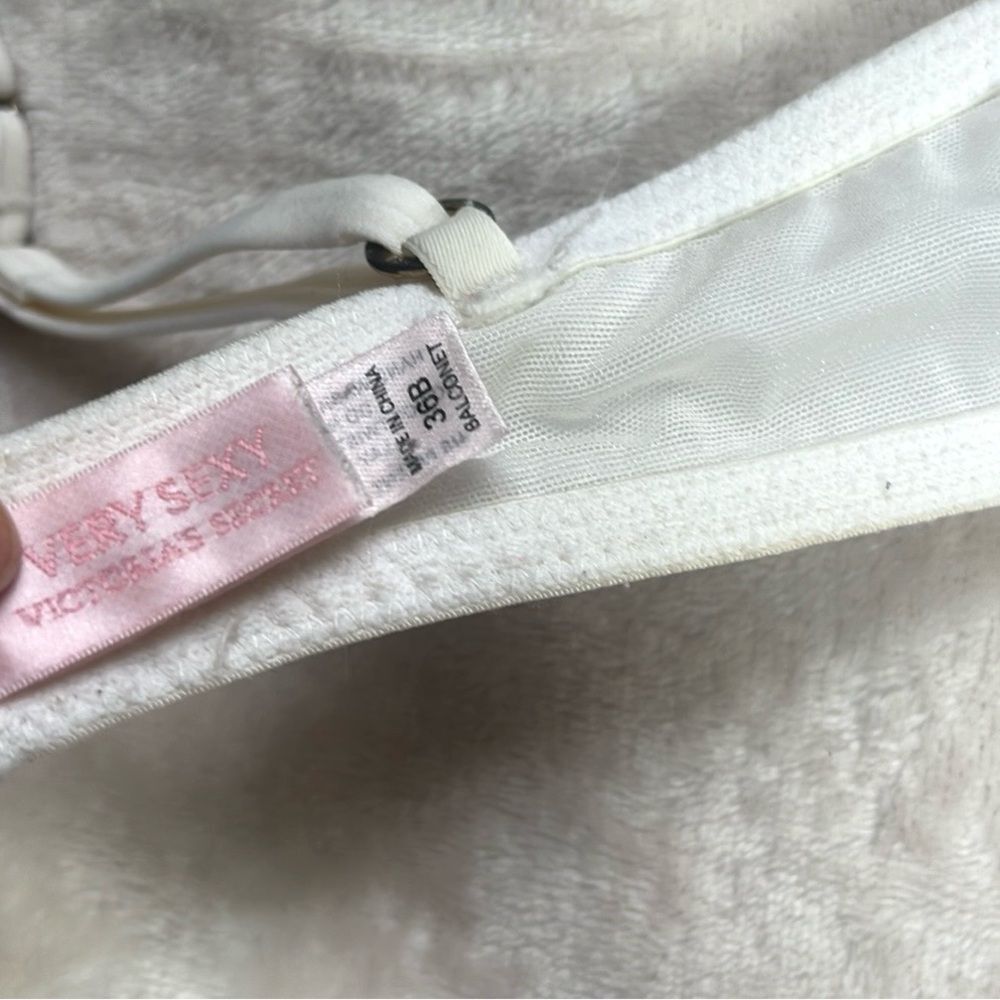 Victoria’s Secret Very Sexy Bra - Picture 5 of 5